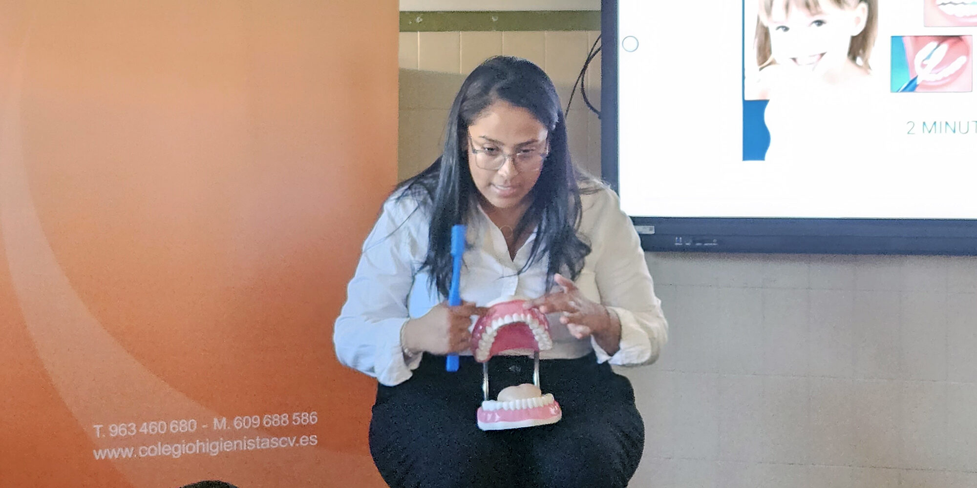 CHARLAS DE HIGIENE DENTAL DIRIGIDAS A LOS ESCOLARES VALENCIANOS